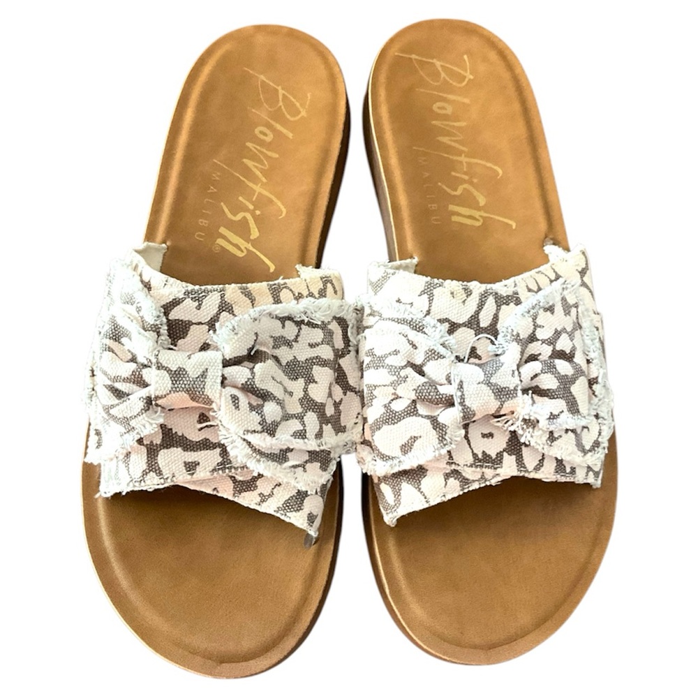 Blowfish Saturn Boba Tea City Kitty Canvas Sandals Womens Size 9 White/Brown